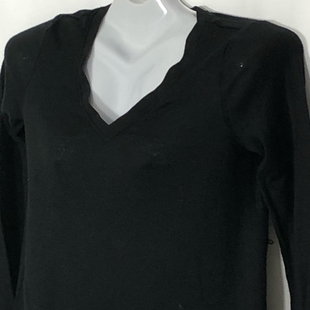 MOTHERHOOD MATERNITY top v neck chiffon hem - Picture 5 of 11